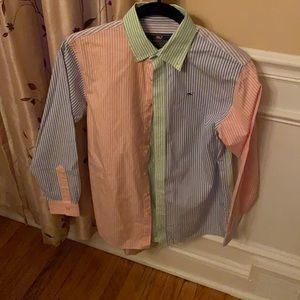 Vineyard Vines button down shirt